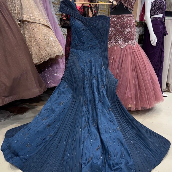 Brand new Gaurav Gupta inspired designer cocktail dress with wire and bead work. - Picture 5 of 7